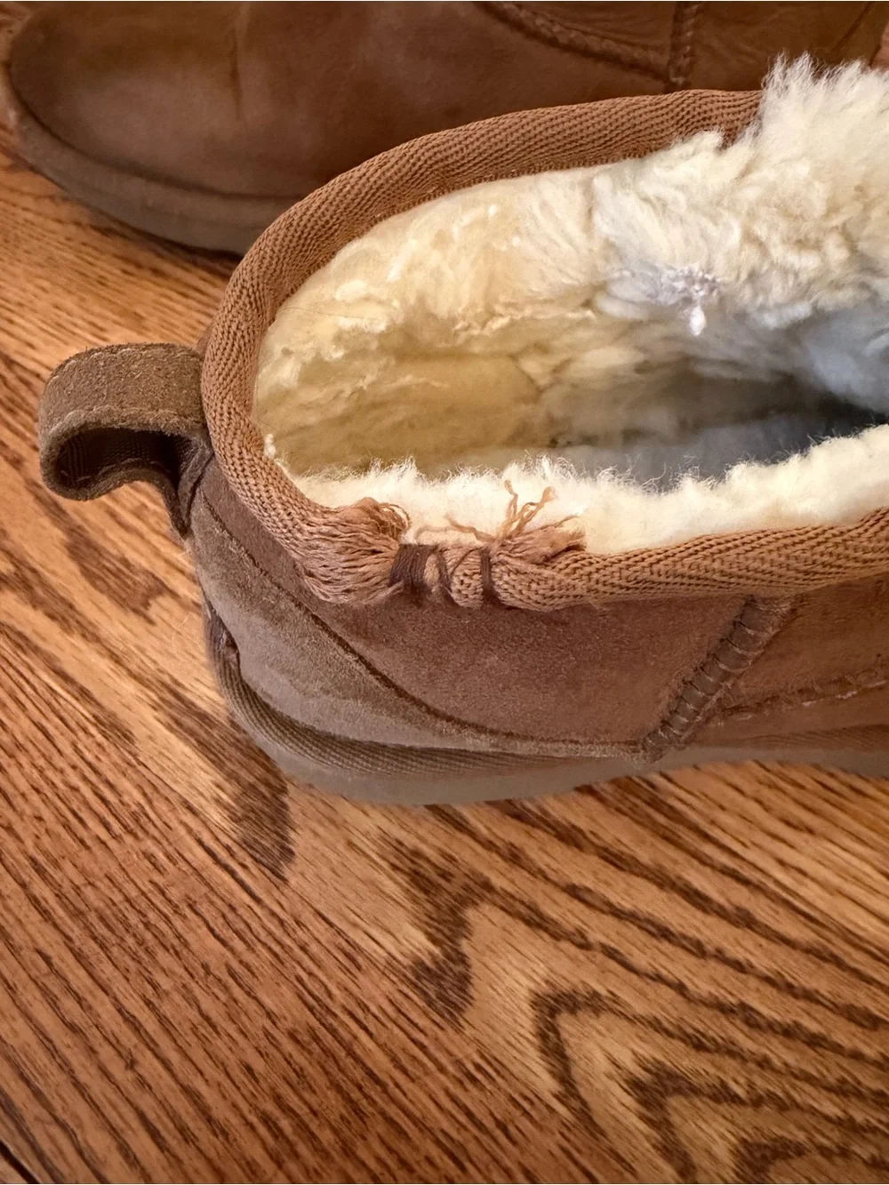 UGG Classic Mini Boots – Size 4 (Women’s) – Chestnut Brown